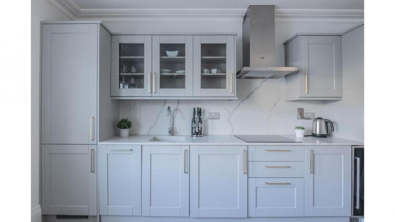 Royal Kensington - Premium 2 bed Apartment London Bagian luar foto